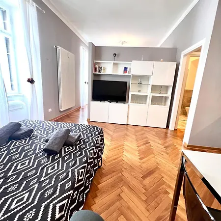 Montanelli 公寓式酒店 4*