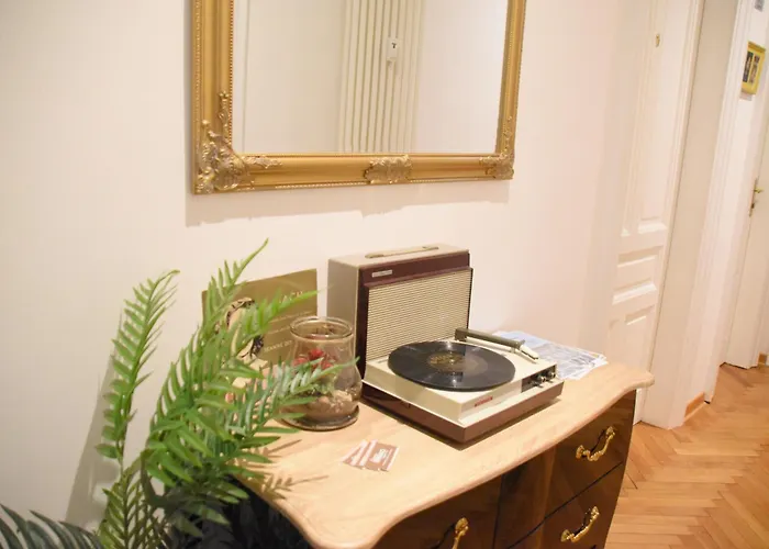 Montanelli Apartmanhotel 4*